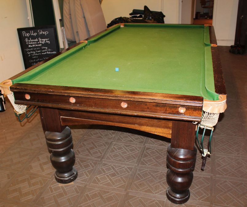 scherm Ik geloof meesterwerk (M1123) 8 ft Mahogany Turned Leg Snooker/Pool Table